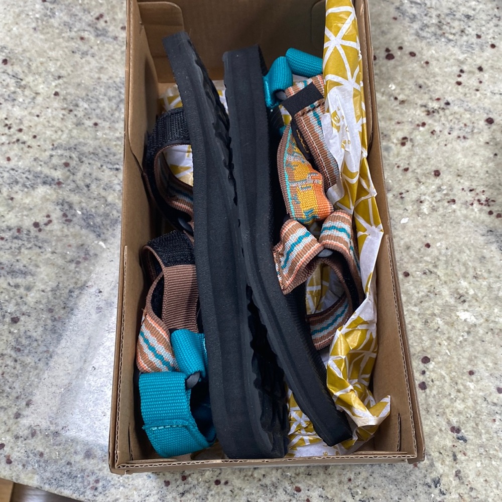 Teva Sandals NWT + box